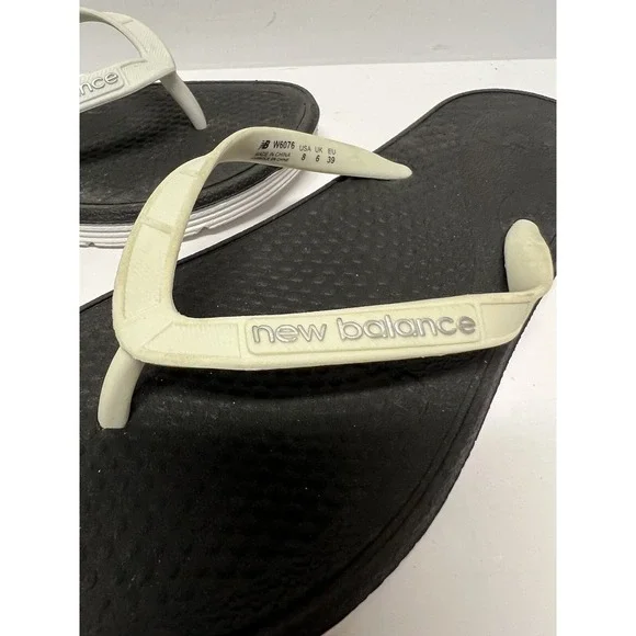 New Balance W6076 Women's Beach & Pool Flip Flops Size 8 Black White - Picture 6 of 7